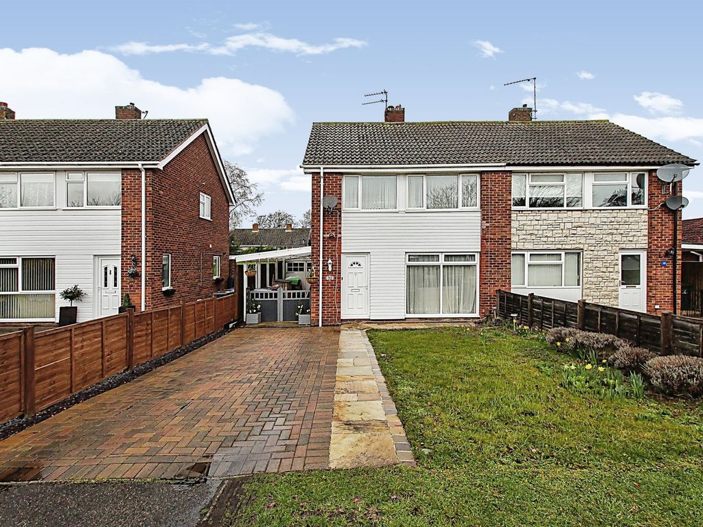 3 bed semidetached house for sale in Elizabeth Avenue, Newmarket CB8 Zoopla