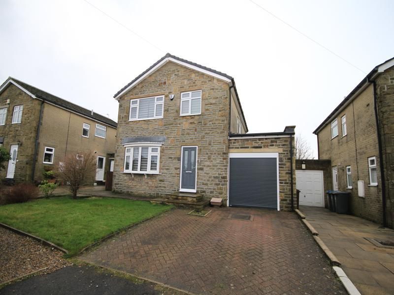 5 bed link detached house for sale in Roundhill Close, Queensbury