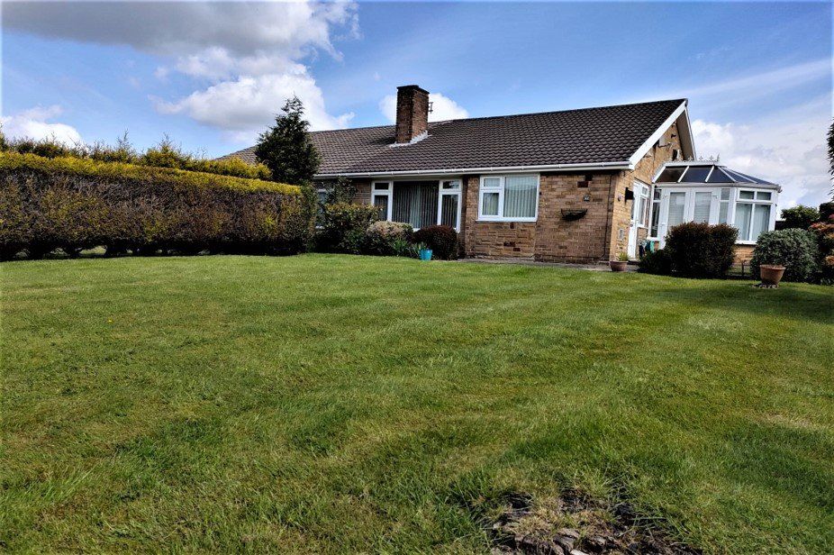 2 bed semidetached bungalow for sale in Wharfedale Rise, Tingley, West