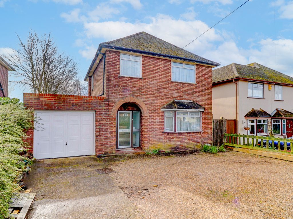 3 bed detached house for sale in Cressex Road, High Wycombe HP12, £ ...