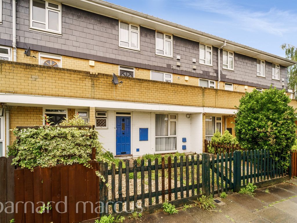 3 bed for sale in Eldridge Close, Feltham TW14, £325,000