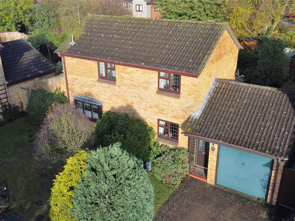 3 bed detached house for sale in Beardsley Drive, Chelmsford CM1, £