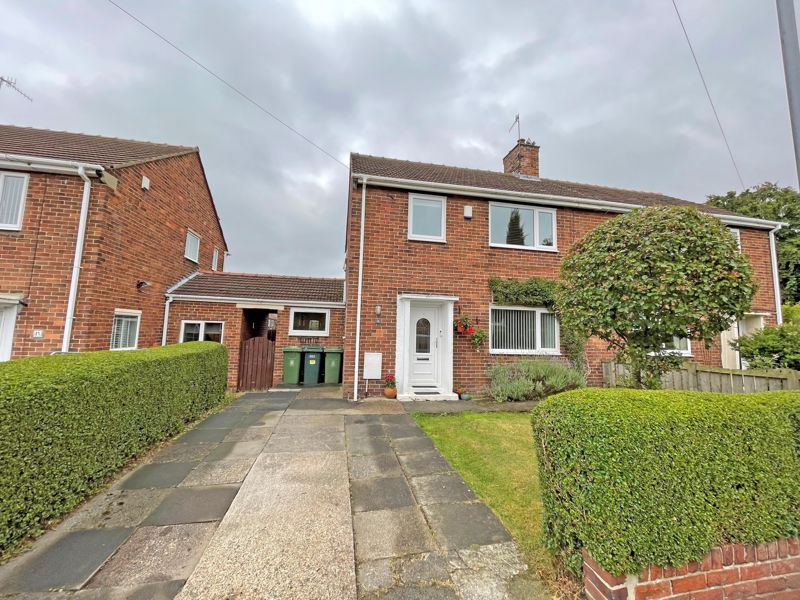 3 bed semidetached house for sale in Park Field, Ryton NE40, £180,000