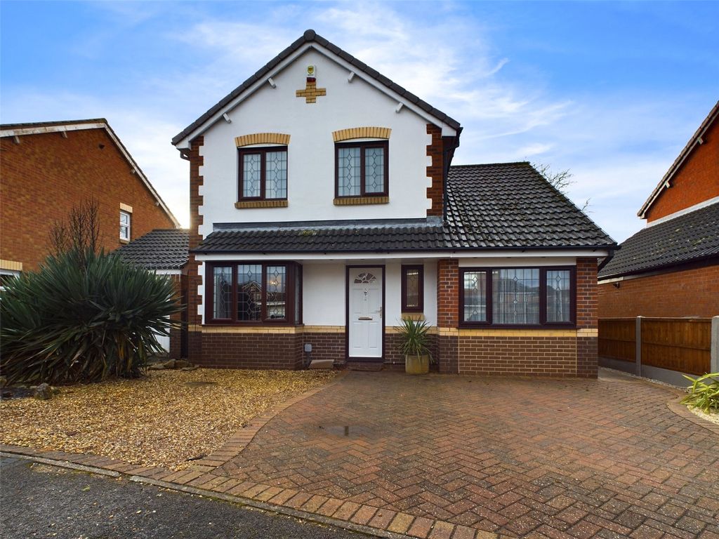 4 bed detached house for sale in Spicer Close, Chilwell, Nottingham