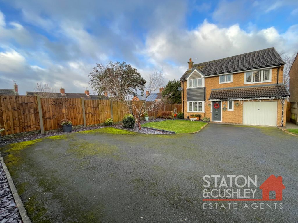 4 bed detached house for sale in Sycamore Close, Rainworth NG21, £