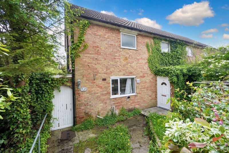 3 bed semidetached house for sale in Buckingham Drive, High