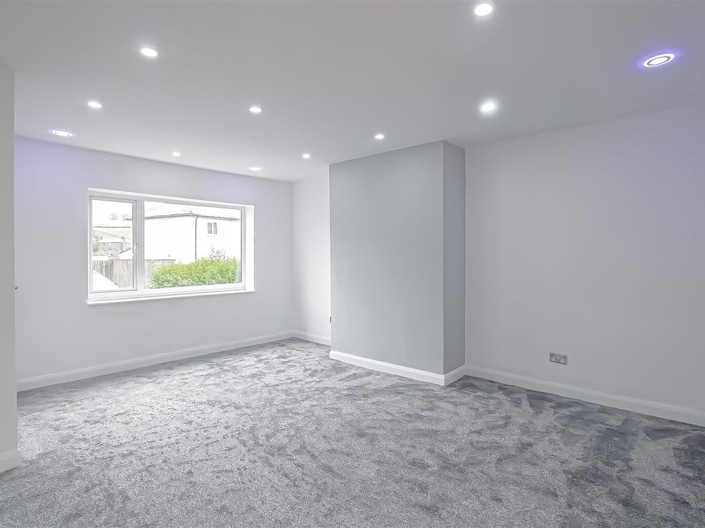 3 bed terraced house for sale in Holme Crescent, Trawden, Colne BB8, £