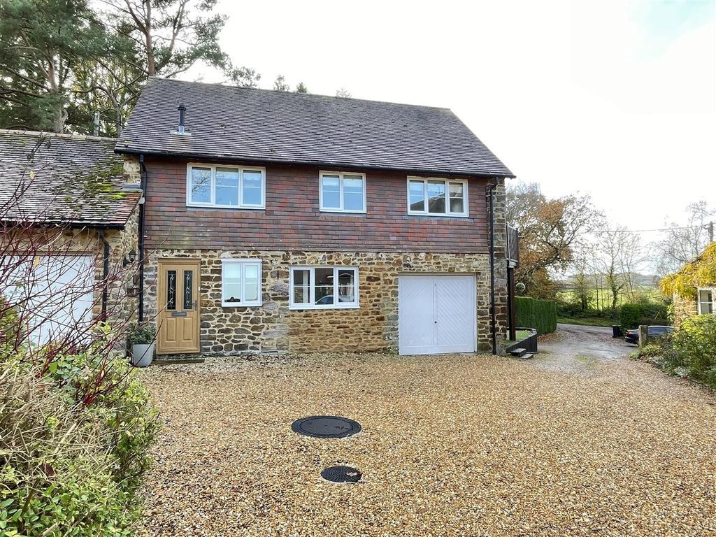 4 bed linkdetached house to rent in Loop Farm Road, Lytchett Matravers