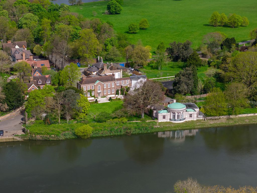 8 bed detached house for sale in Park Road, Isleworth TW7, £9,950,000