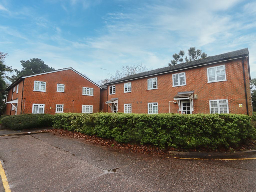 1 bed flat to rent in Barkwood Close, Romford RM7 Zoopla