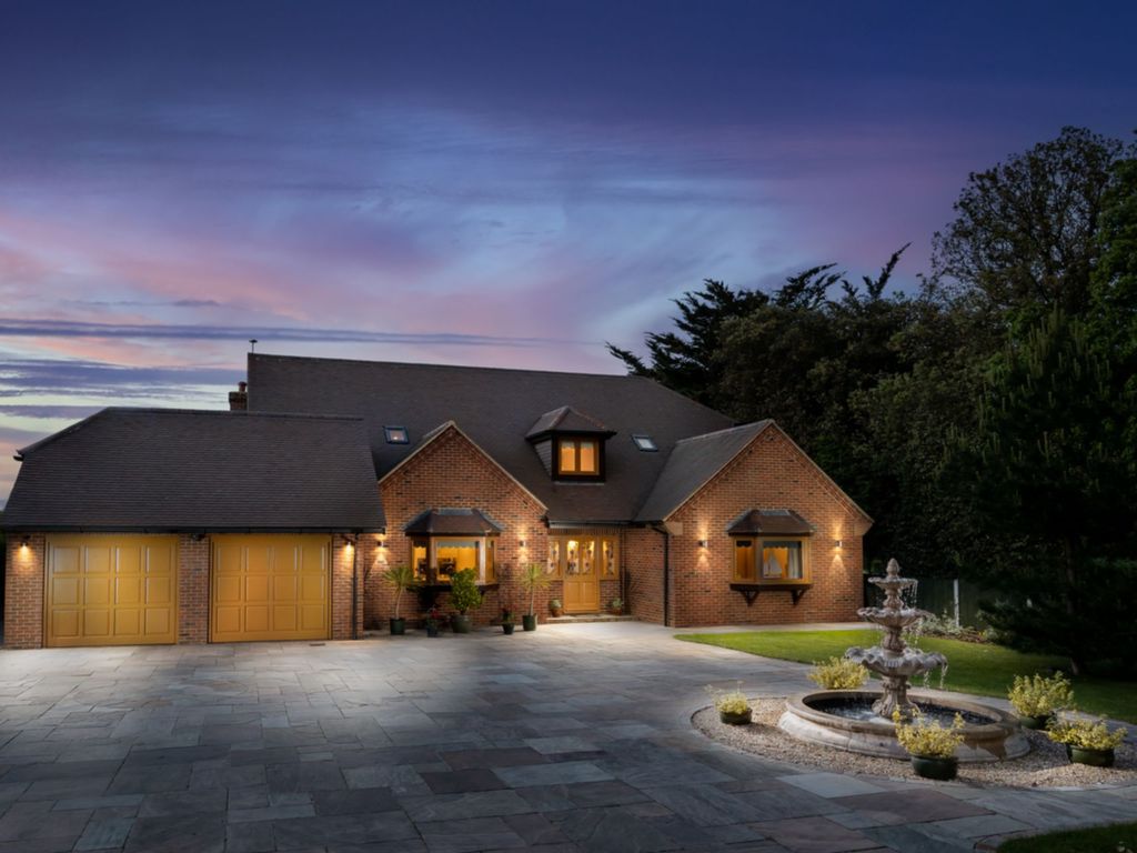 5 bed detached house for sale in Reading Street, Broadstairs CT10 Zoopla