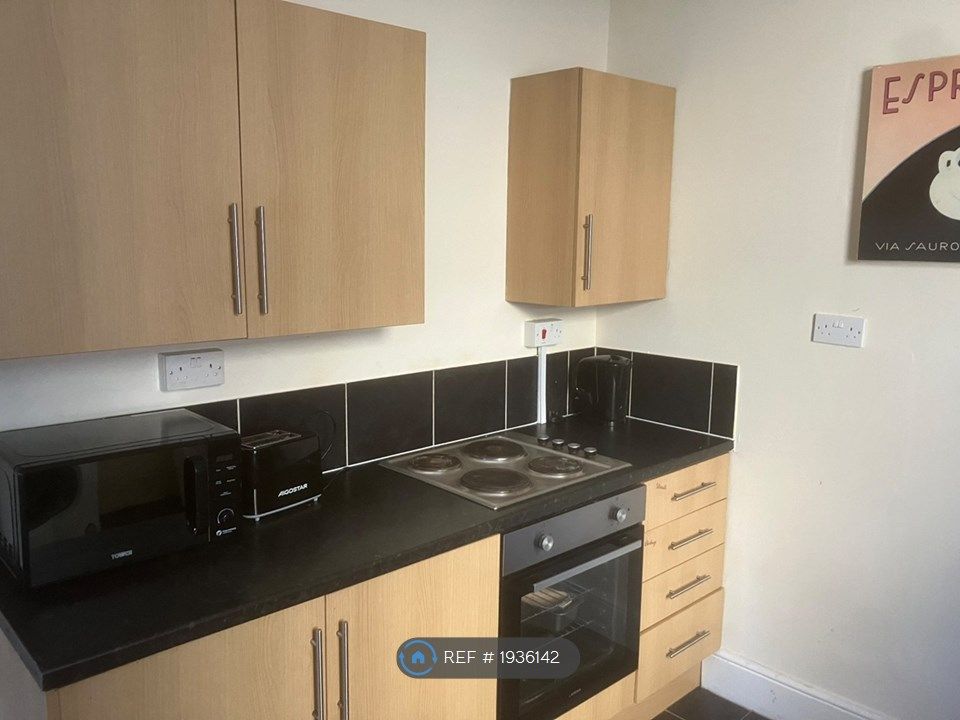 2 bed flat to rent in Ground Floor, Grimsby DN32, £590 pcm Zoopla
