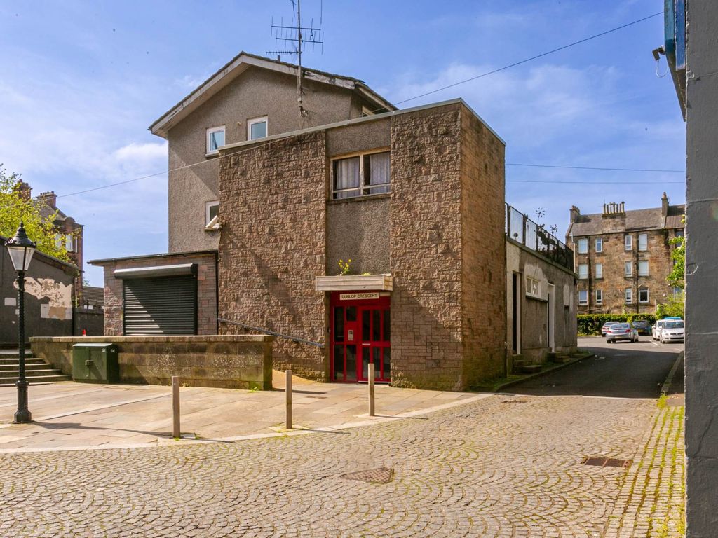 2 bed flat for sale in Dunlop Crescent, Renfrew PA4, £73,950 Zoopla