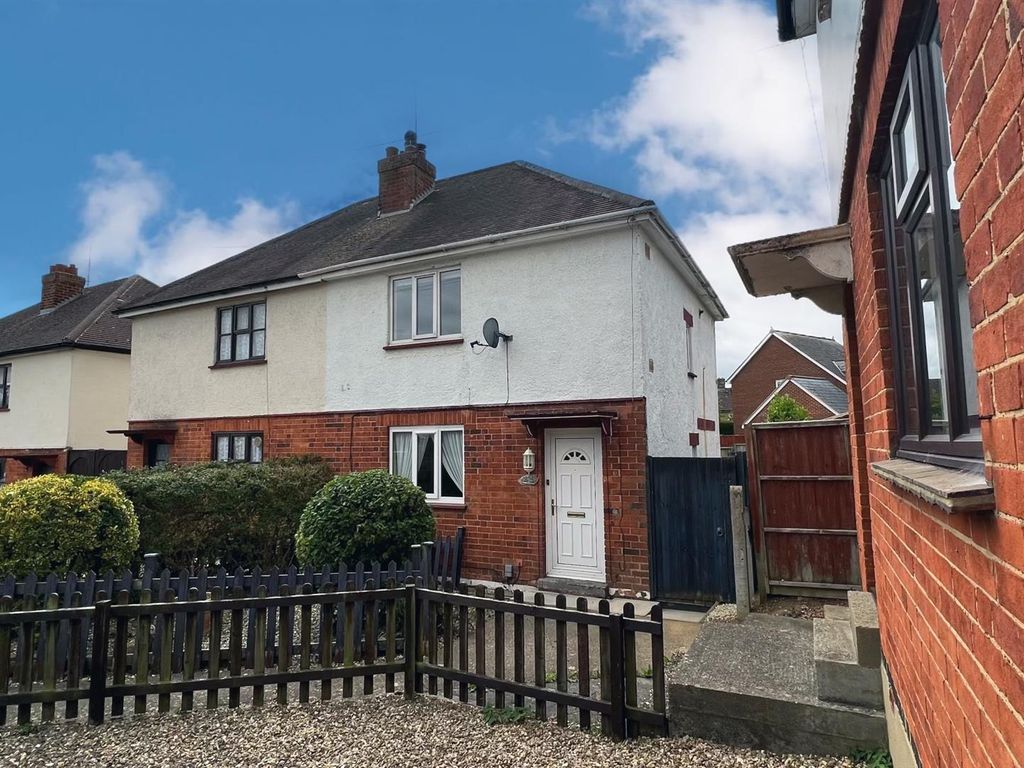 2 bed semidetached house for sale in The Crescent, Rothwell, Kettering