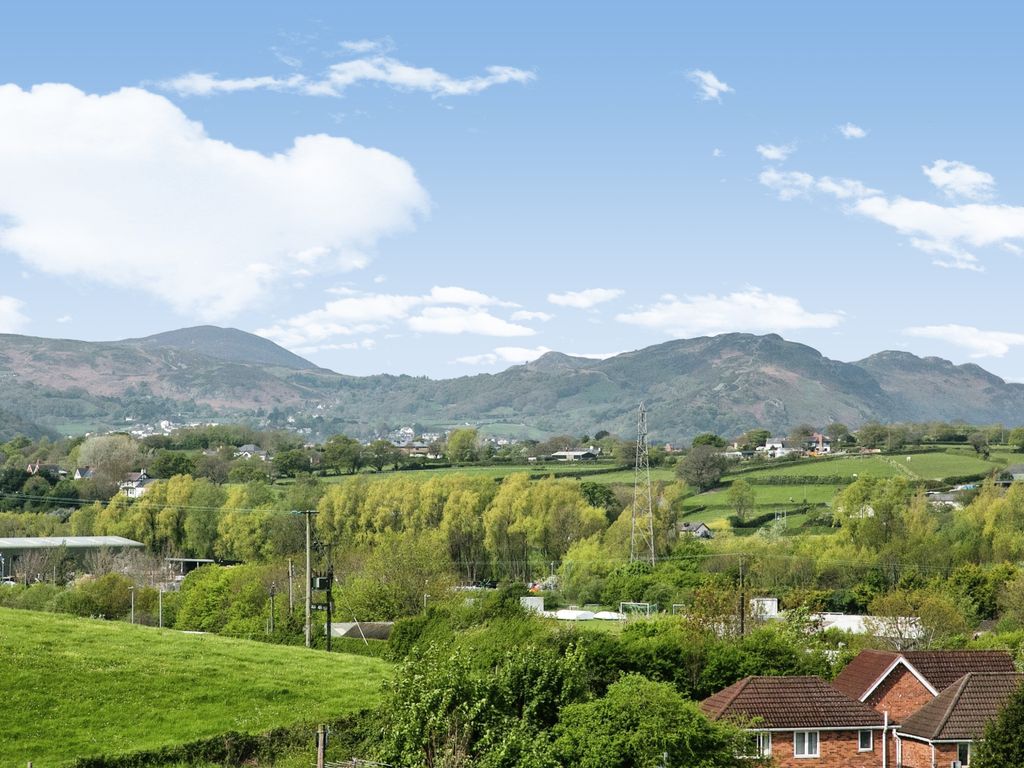 3 bed semidetached house for sale in Heol Fryn, Mochdre, Colwyn Bay