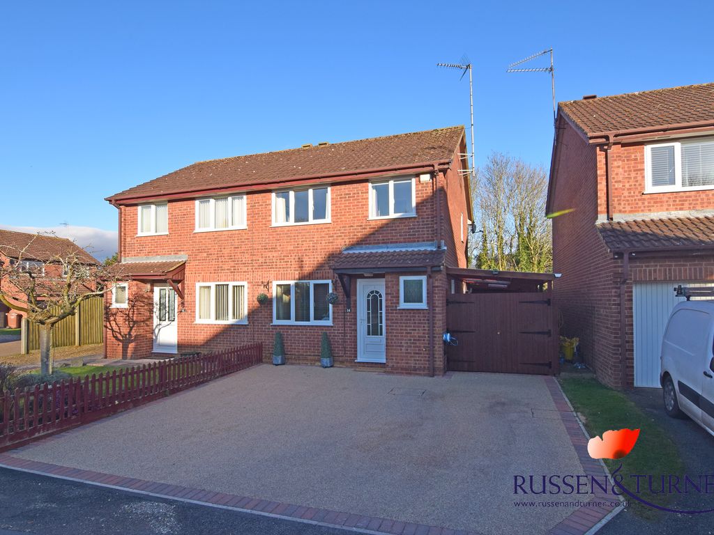 3 bed semidetached house for sale in Stody Drive, South Wootton, King