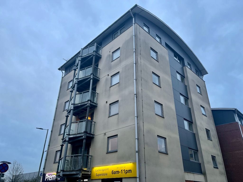 2 bed flat to rent in De Grey Road, Highwoods, Colchester CO4, £950 pcm Zoopla