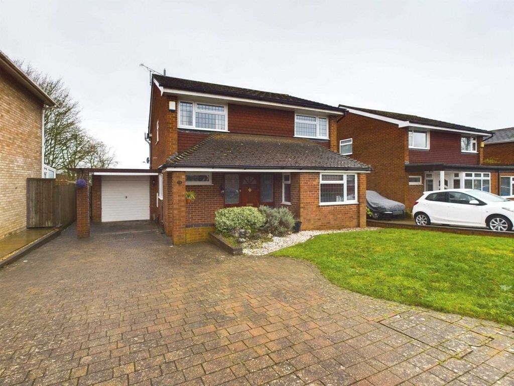 4 bed detached house for sale in Westminster Drive, Chiltern Park