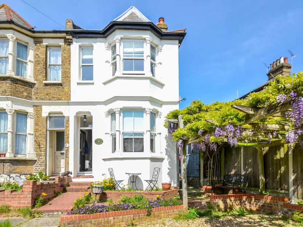 3 bed semidetached house for sale in Hillside Road, LeighOnSea SS9