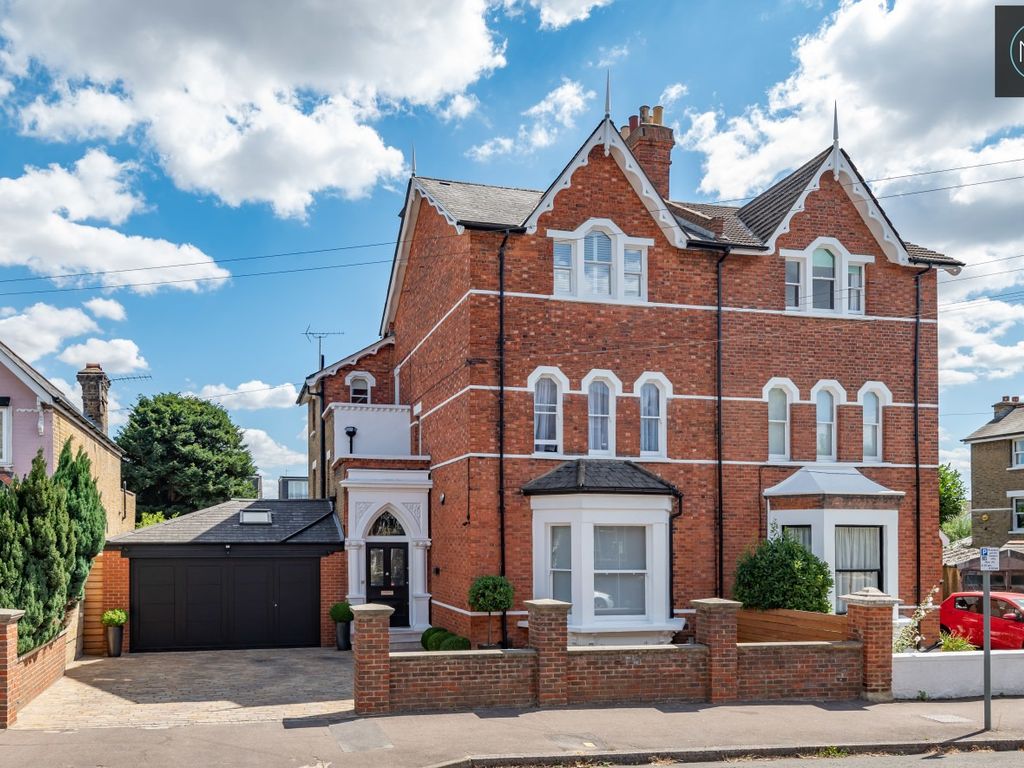 5 bed semidetached house for sale in Lansdowne Road, South Woodford