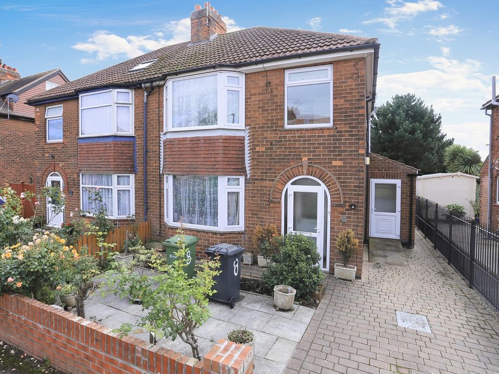 3 bed semidetached house for sale in Eastward Avenue, Fulford, York