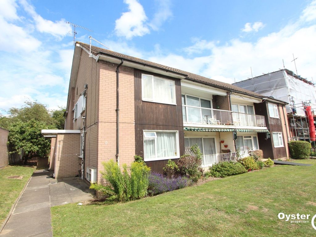 3 bed flat to rent in Dene Gardens, Stanmore HA7, £2,000 pcm Zoopla