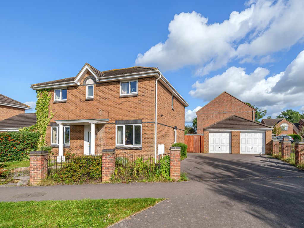 4 bed detached house for sale in Emerson Way, Emersons Green, Bristol