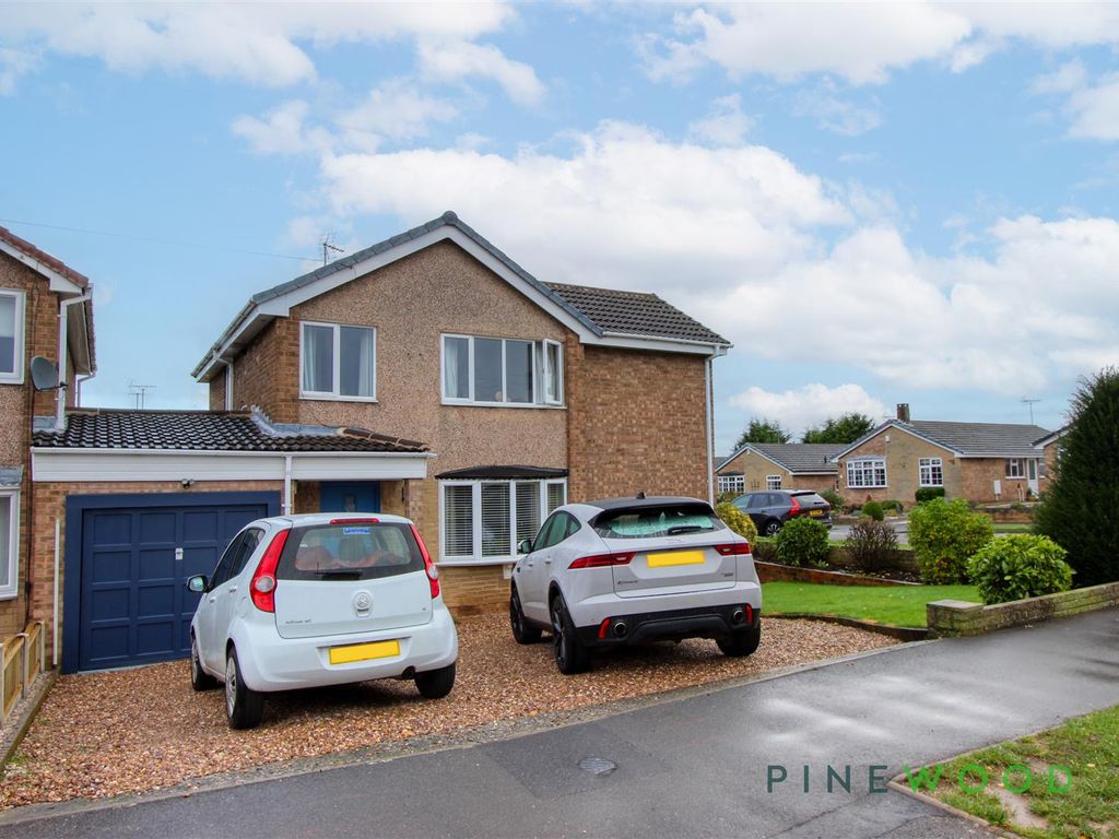 5 bed link detached house for sale in Southfields, Clowne, Chesterfield S43, £305,000 Zoopla