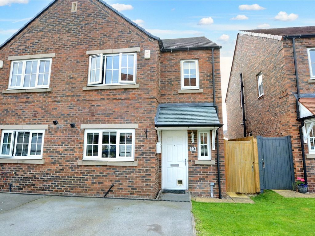 3 bed semidetached house for sale in Kielder Way, Woodlesford, Leeds
