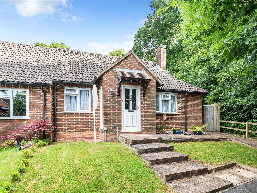4 bed end terrace house for sale in Elderberry Bank, Lychpit
