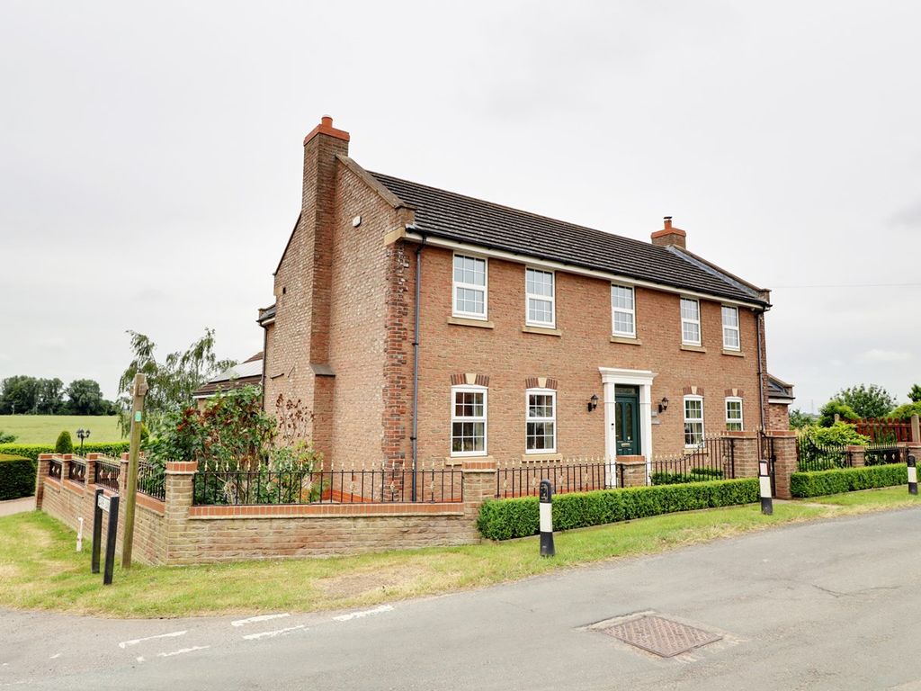 5 bed detached house for sale in West Street, West Butterwick DN17 Zoopla
