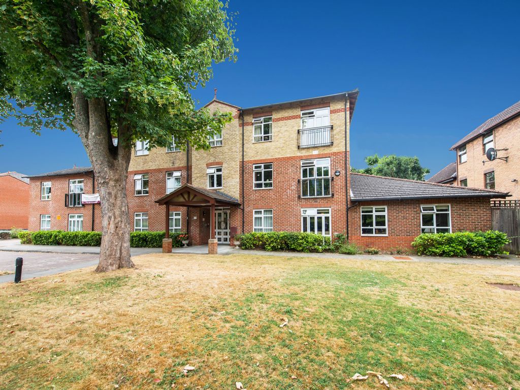 2 bed flat for sale in Beddington Gardens, Wallington, Surrey SM6 Zoopla