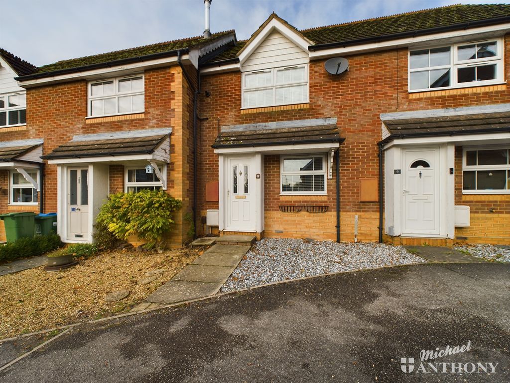 2 bed terraced house for sale in Morris Court, Aylesbury HP21, £275,000