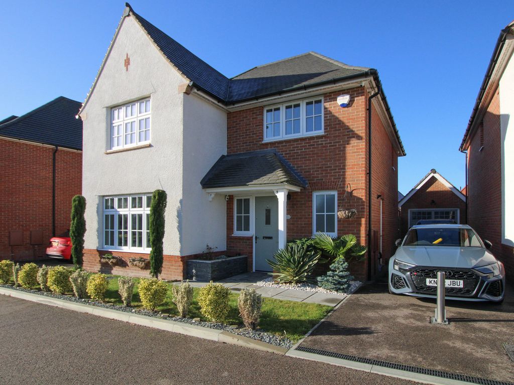 4 bed detached house for sale in Judge Drive, Langdon Hills SS16, £