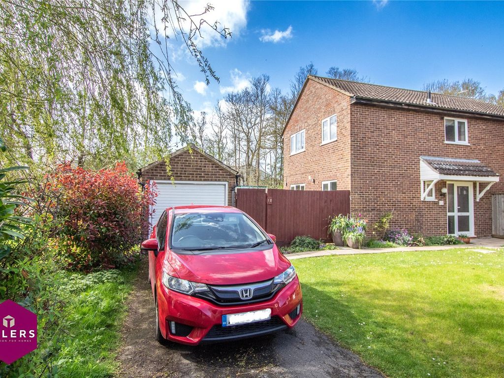 6 bed detached house for sale in Sudeley Grove, Hardwick, Cambridge