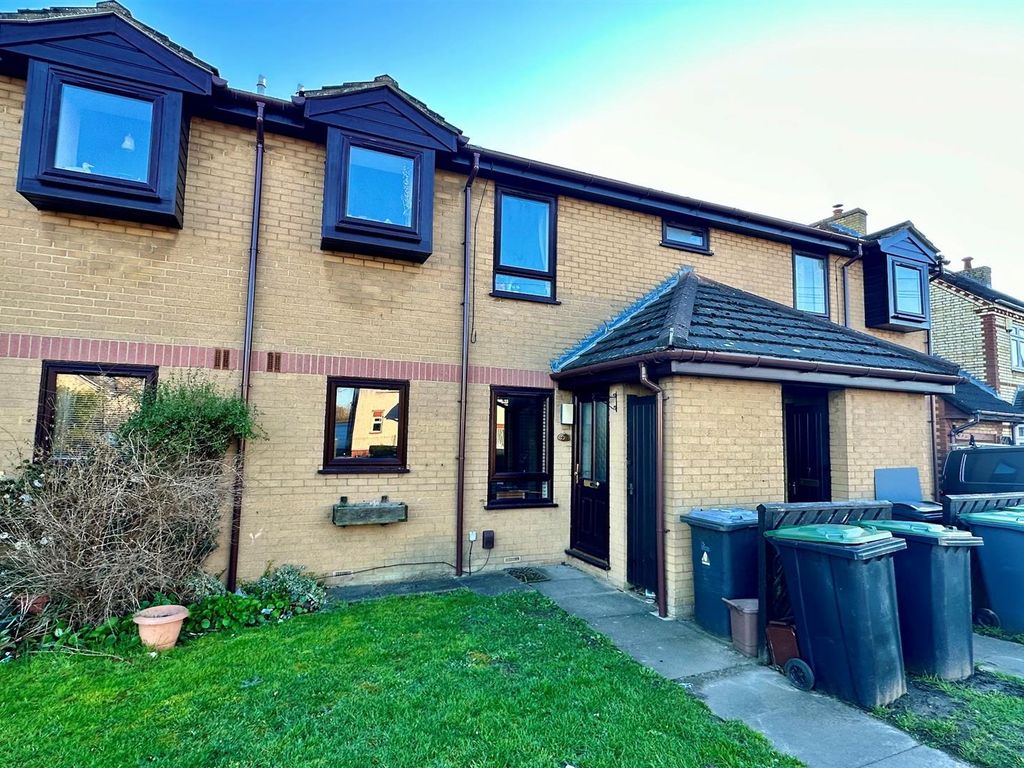 2 bed property to rent in The Vines, Arlesey Road, Stotfold, Hitchin