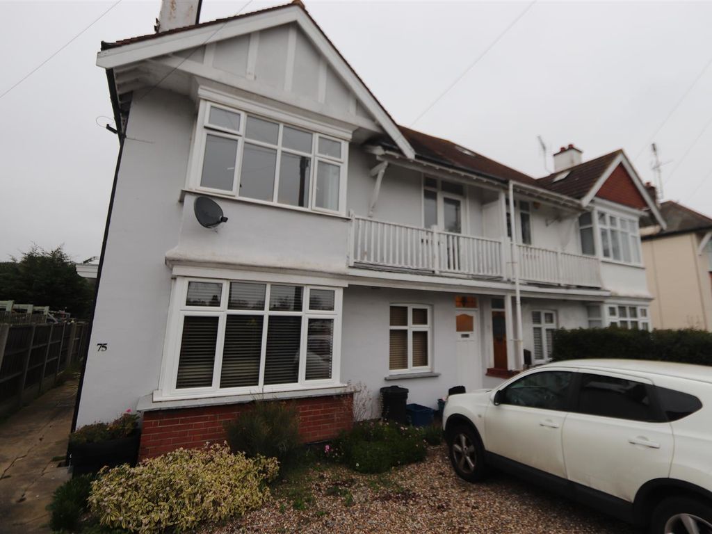 2 bed flat to rent in Station Road, SouthendOnSea SS1, £925 pcm Zoopla
