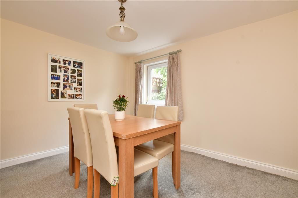 3 bed semidetached house for sale in Kingston Road, Leatherhead