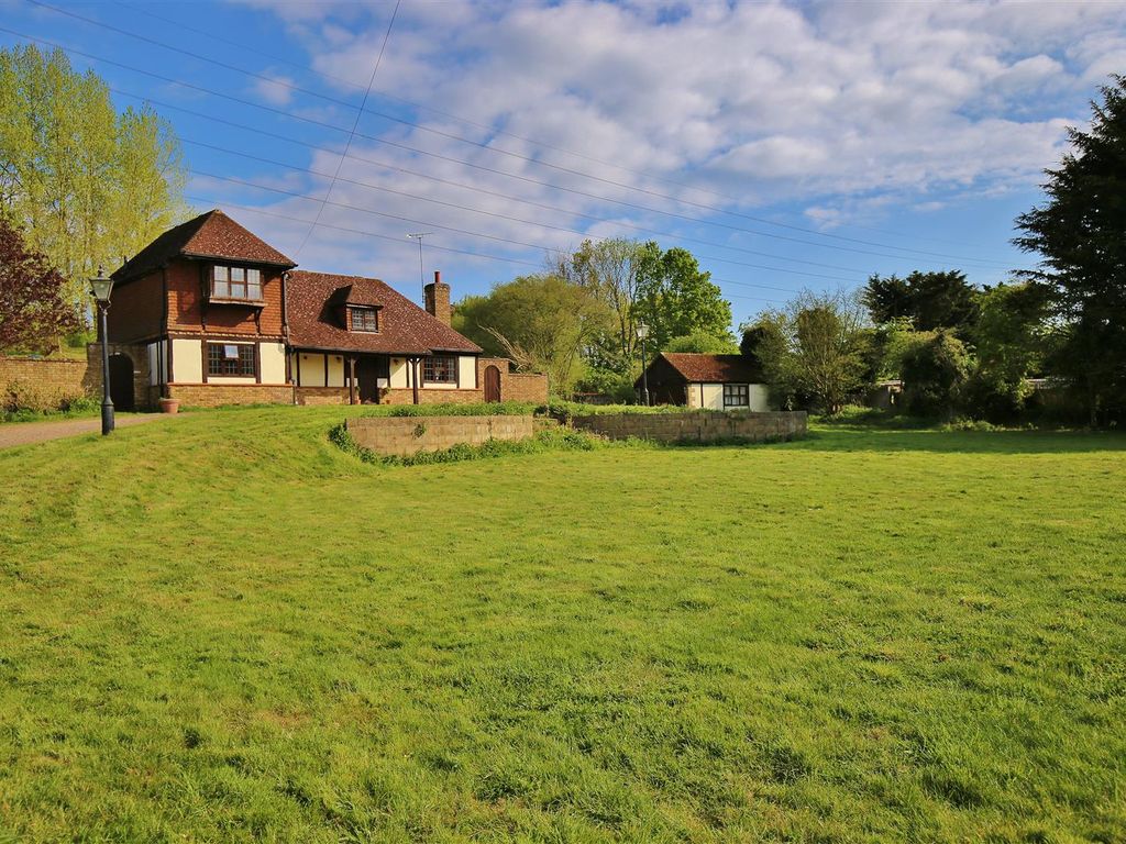 3 bed detached house for sale in Button Street, Swanley BR8 Zoopla