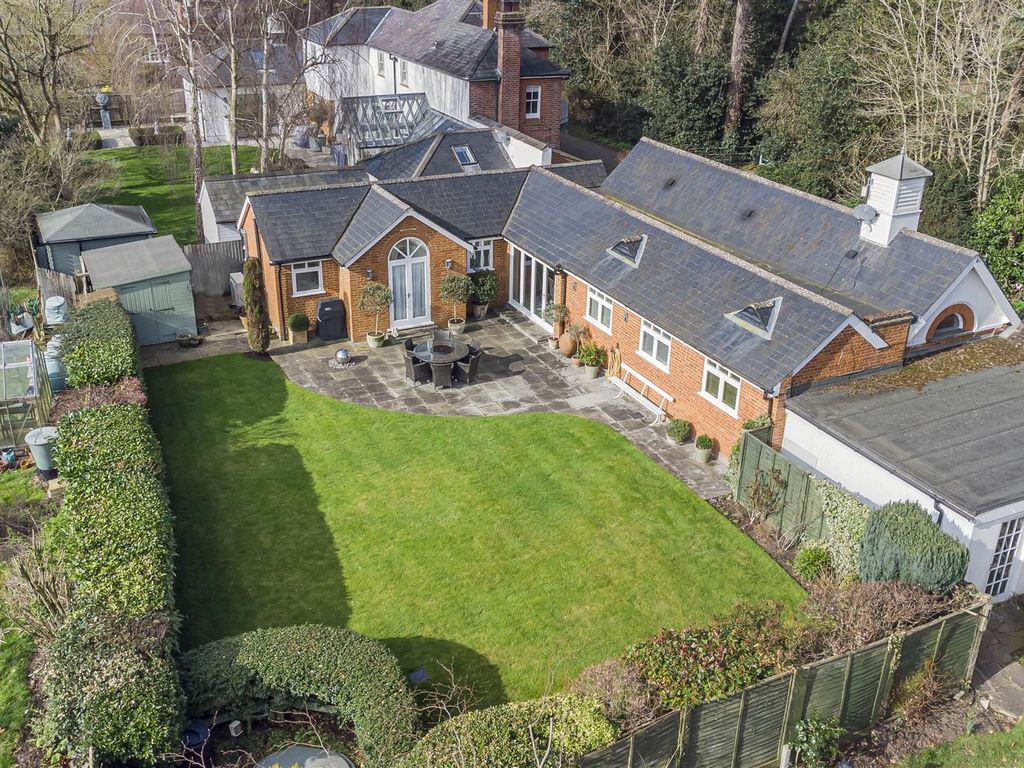3 bed detached house for sale in Stockings Lane, Little Berkhamsted, Hertford SG13 Zoopla
