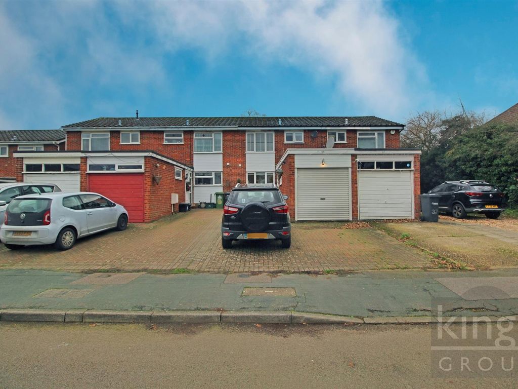 3 bed terraced house for sale in Bridle Close, Hoddesdon EN11, £425,000