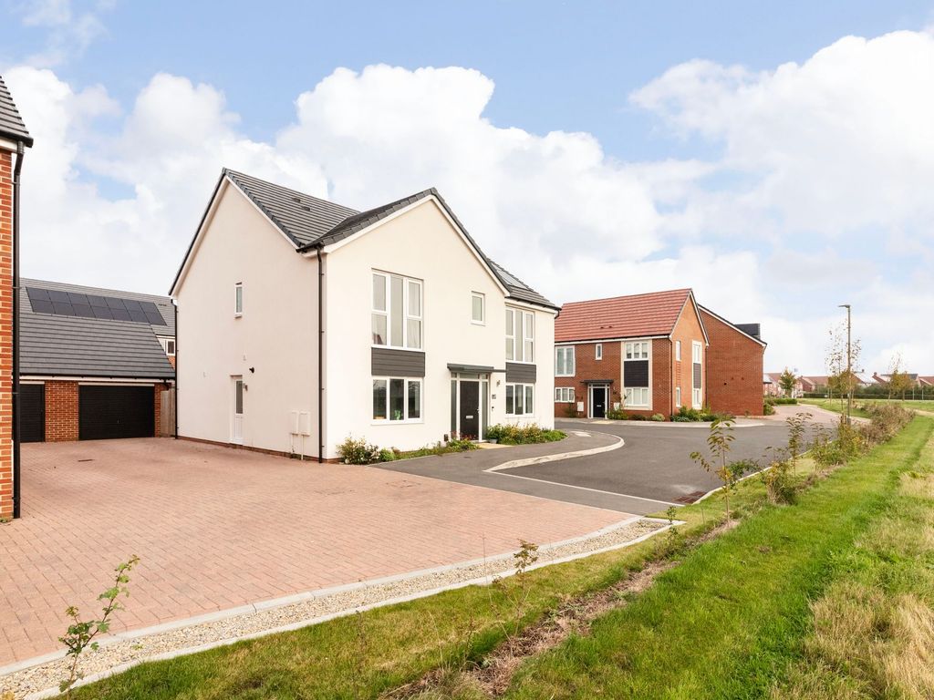 5 bed detached house for sale in Wilkins Way, Wantage OX12, £665,000