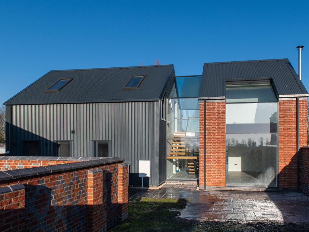 New home, 3 bed barn conversion for sale in Birdingbury Road, Frankton