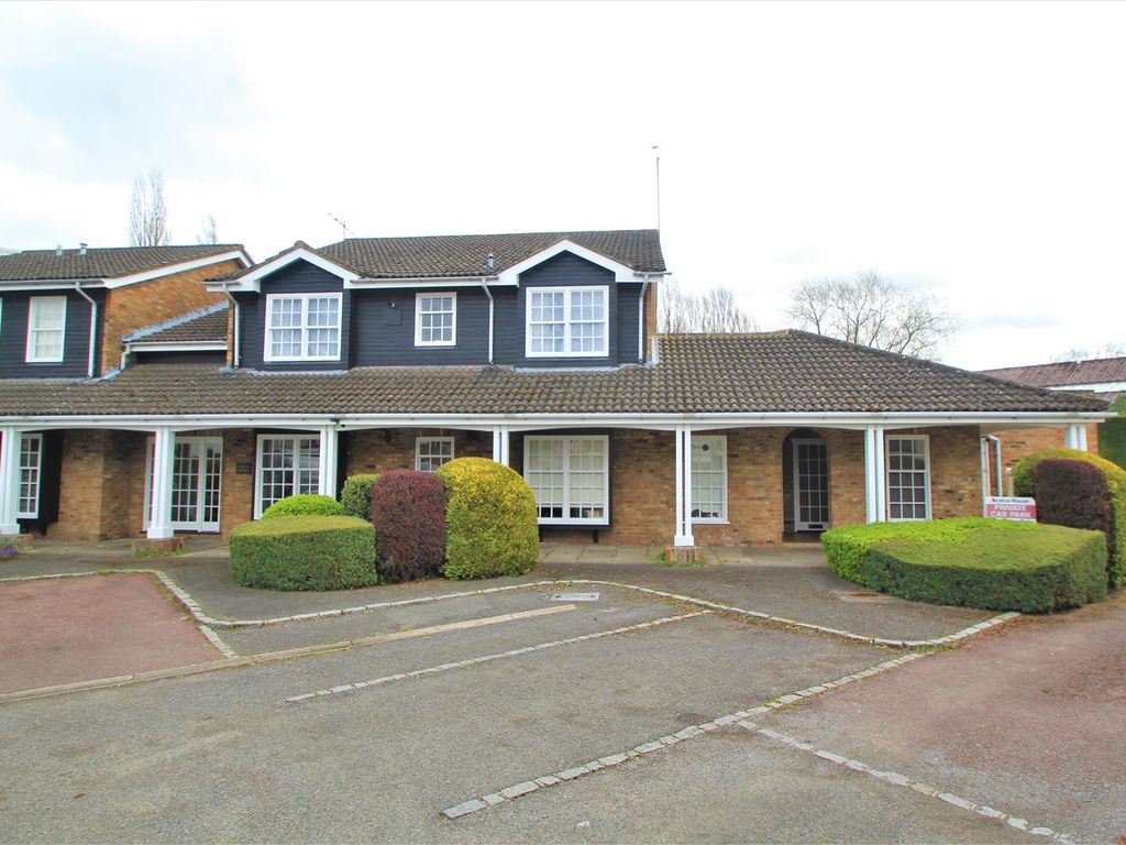 1 bed flat to rent in Chiltern Hill, Chalfont St. Peter, Gerrards Cross