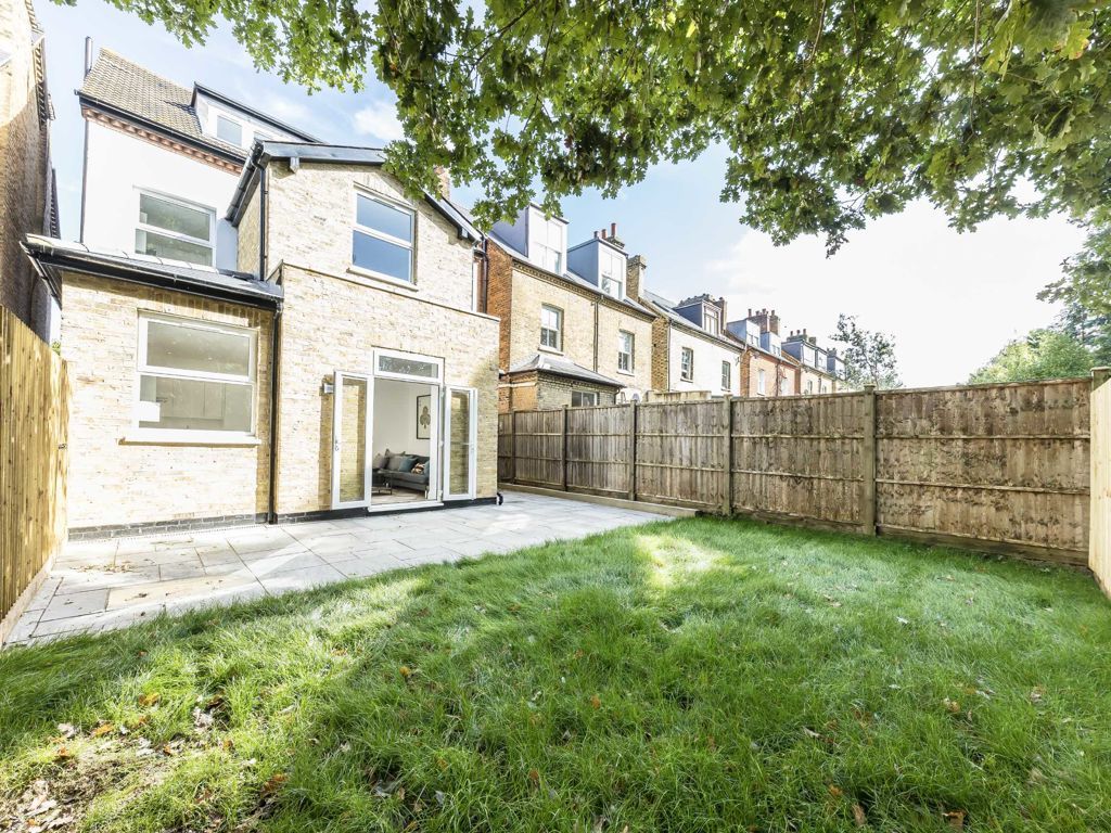 New home, 2 bed flat for sale in Hopton Road, London SW16, £525,000