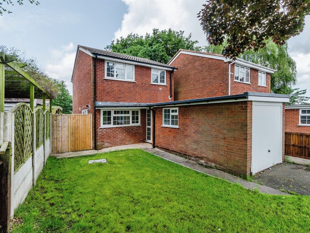 3 bed detached house for sale in Littlewood Road, Cheslyn Hay, Walsall
