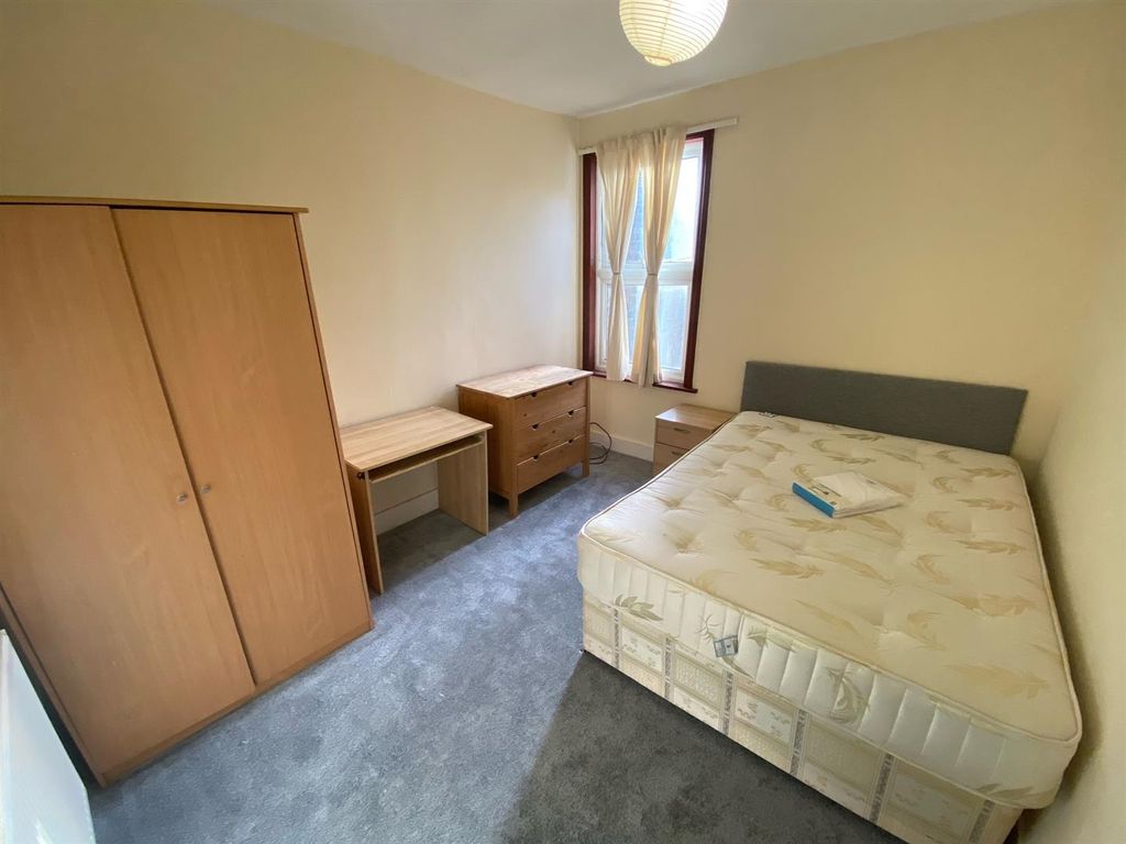 Room to rent in Rosslyn Crescent, HarrowOnTheHill, Harrow HA1, £600