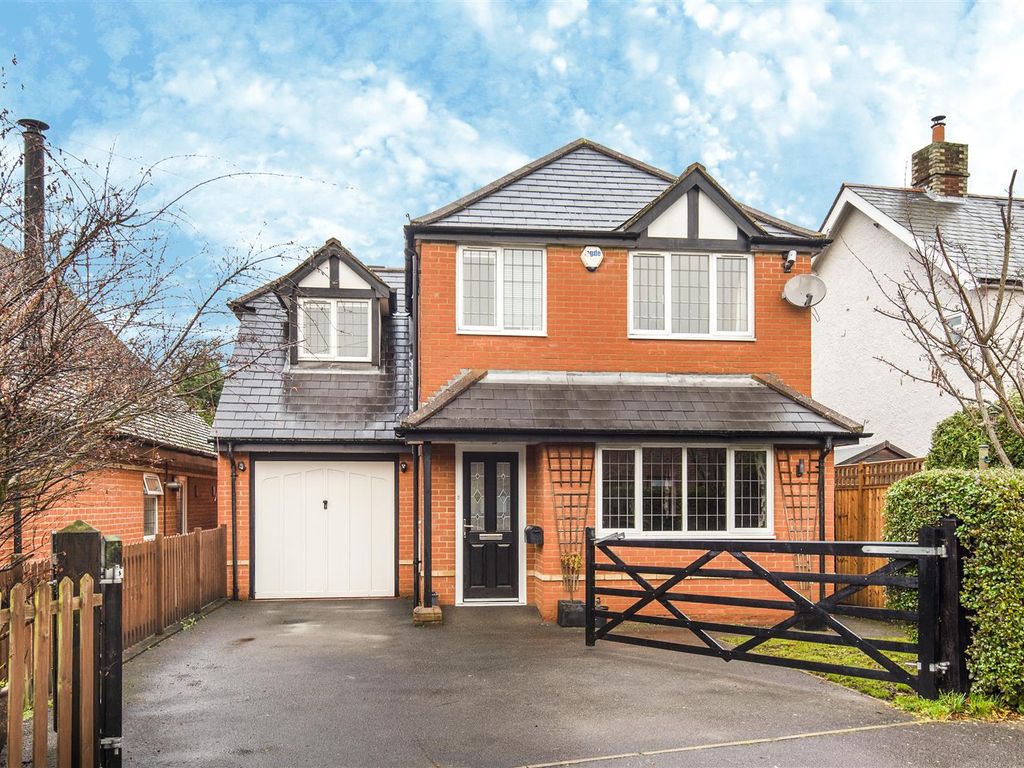 4 bed detached house for sale in Kings Road, Crowthorne, Berkshire RG45