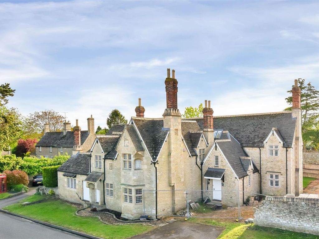 4 bed detached house for sale in Old North Road, Wansford, Peterborough