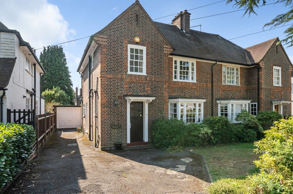 3 bed semidetached house for sale in Evelyn Drive, Pinner, Middlesex